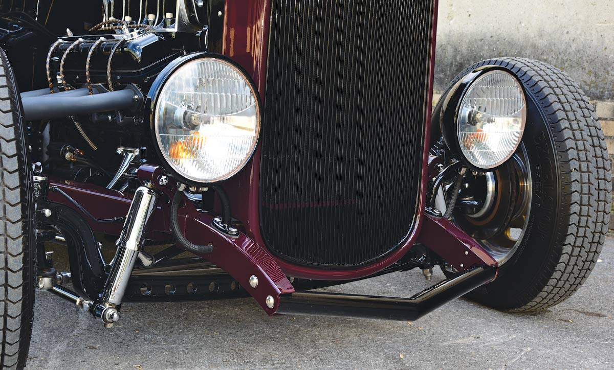 1932 Ford Highboy Roadster front headlights and wheels