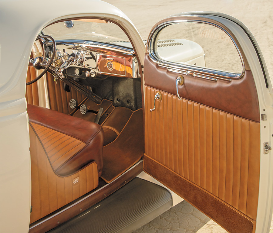 Vertical pleats on the door that match the seats