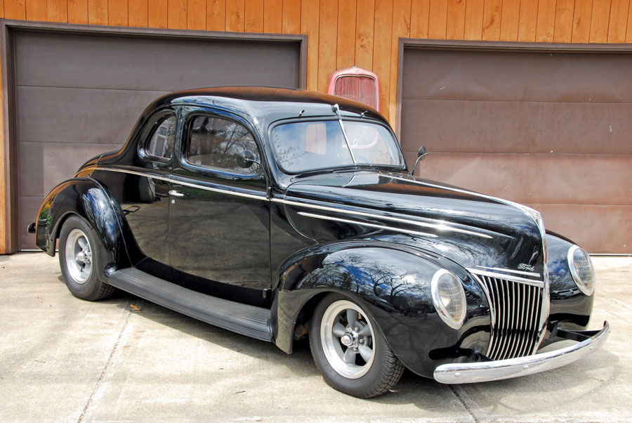 1939 Ford DeLuxe coupe packing a wicked stance and stroked 383ci Chevy