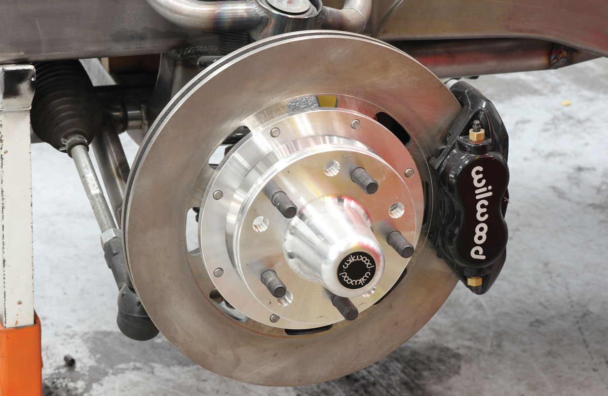 The AME IFS is based on C6 IFS geometry and is used in conjunction with Wilwood rotors, aluminum hubs, and Dynalite calipers, all spinning on the AME (Wilwood) drop spindle