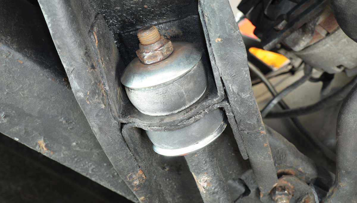view of strud rod on vehicle