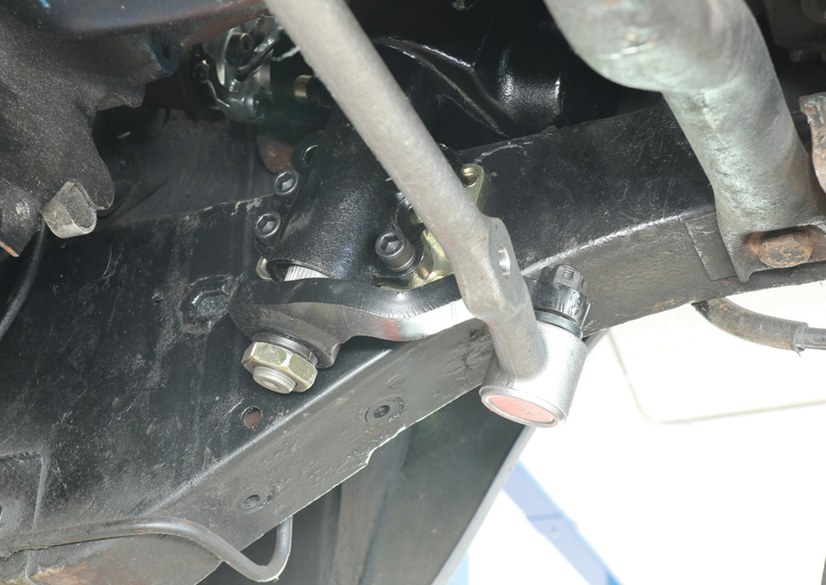 view of centerlink on vehicle