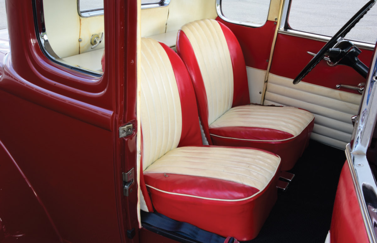 Rob and Marilyn Morrison’s Traditional 1932 Ford Coupe Interior