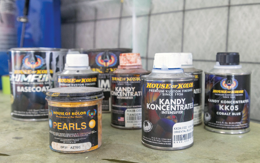 Fields uses House of Kolor paints and here is an example of the pearls and “Kandy Koncentrates” that he will mix in. Kandy Koncentrates was specially designed by HOK to solely intensify color.