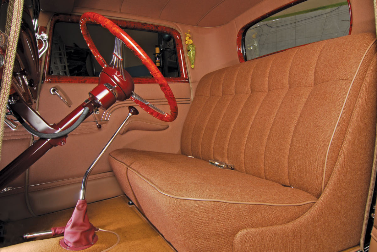 1932 Ford's interior seats