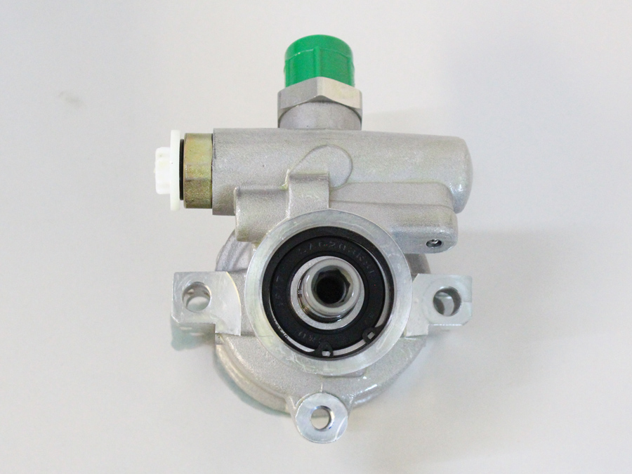  Included in the Front Runner kit is a new Detroit Speed aluminum power steering pump. A remote reservoir is required.