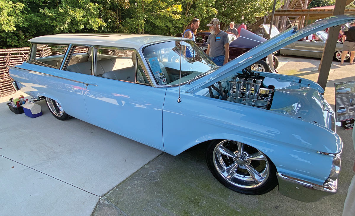 Pete & Jakes’ Lady’s Choice was awarded to Randy Weaver for his ’61 Ford wagon