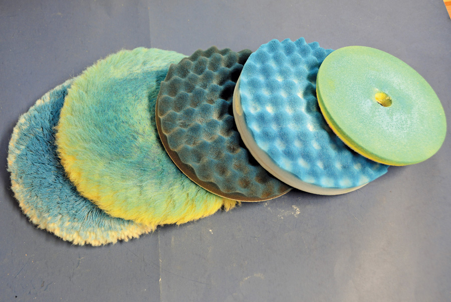 Like the sanding, polishing is a five-step process. First the wool pad, then the synthetic wool pad, followed by black and blue pads. We applied a final finishing cream with the yellow pad but a blue pad can also be used. 