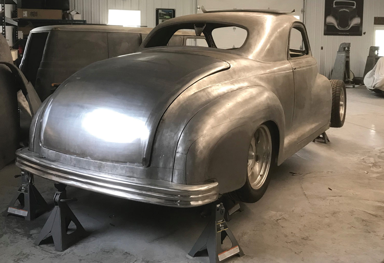 three quarter rear view of the decklid outer panel welded into one piece and fine-tuned