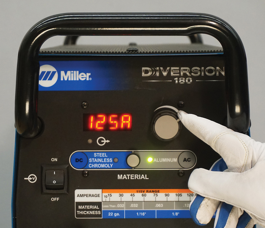 A dial on the face panel of the machine is used to control the amperage