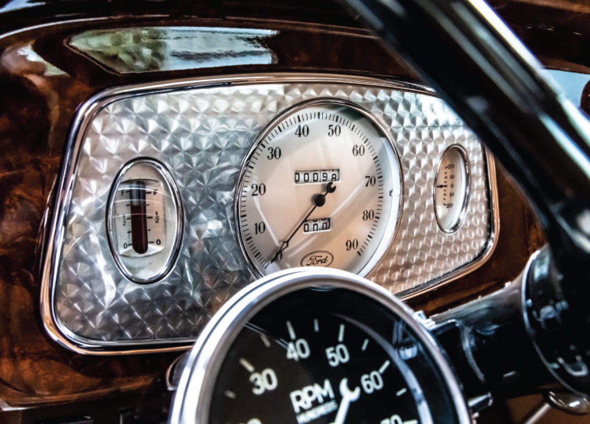 1933 Ford Coupe's speedometer