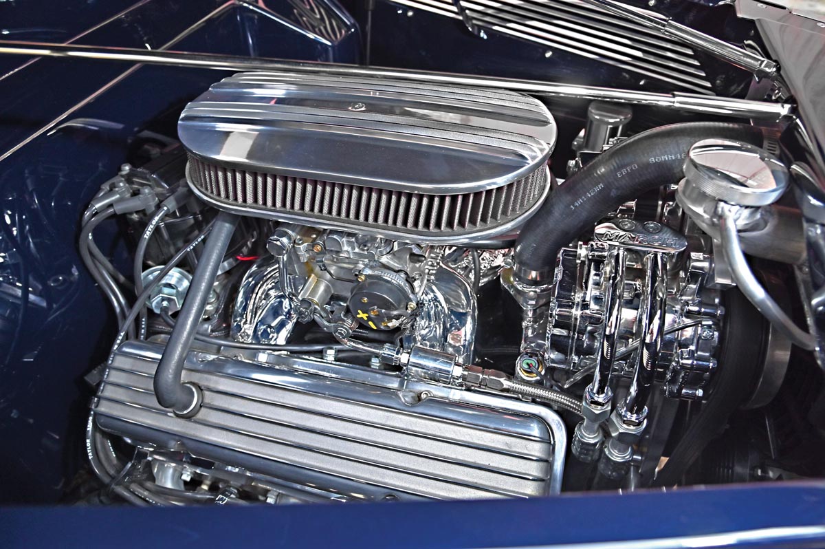 1937 Ford Coupe's engine