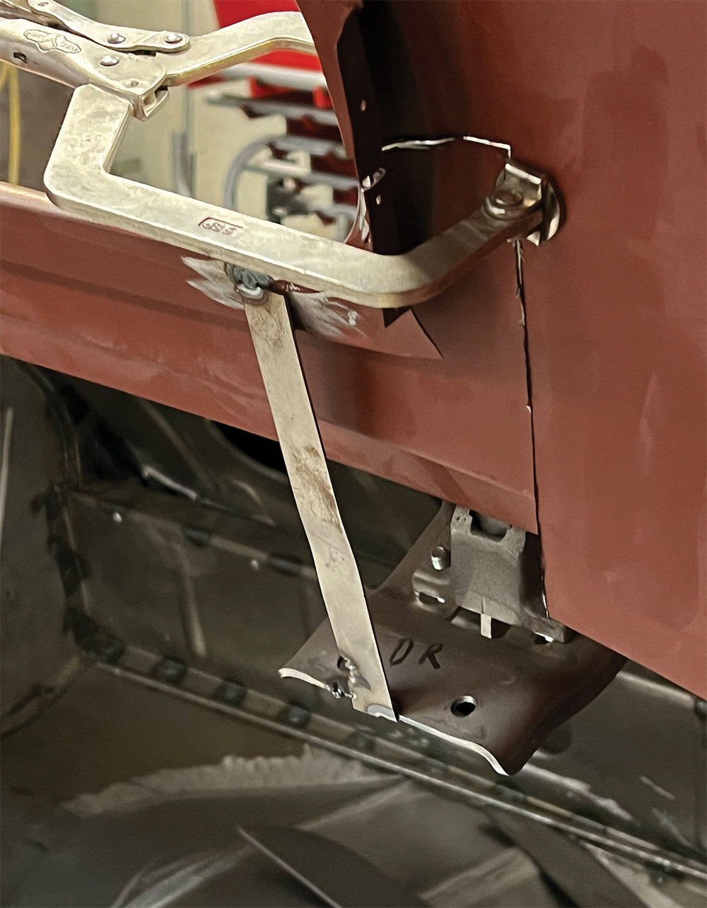 Temporary roof clamp for alignment