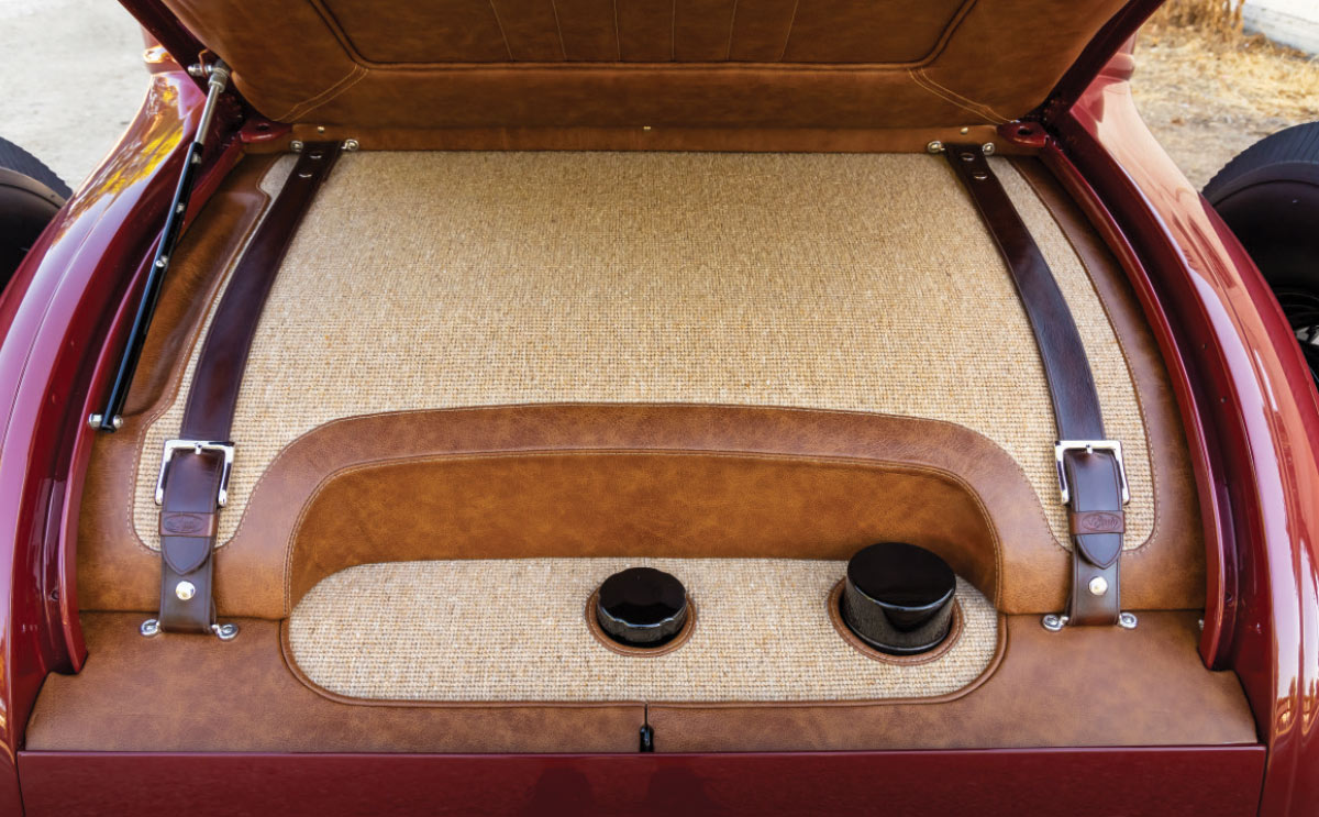 1930 Ford's rear trunk