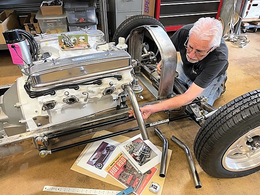  Dave Rocha working on an Ivo T tribute