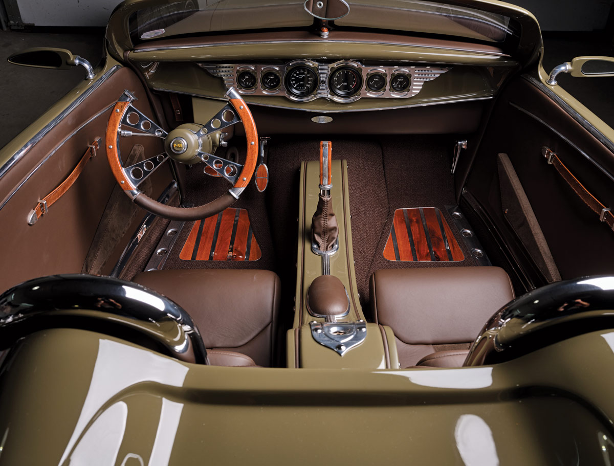 ’33 Ford Speedstar Roadster interior