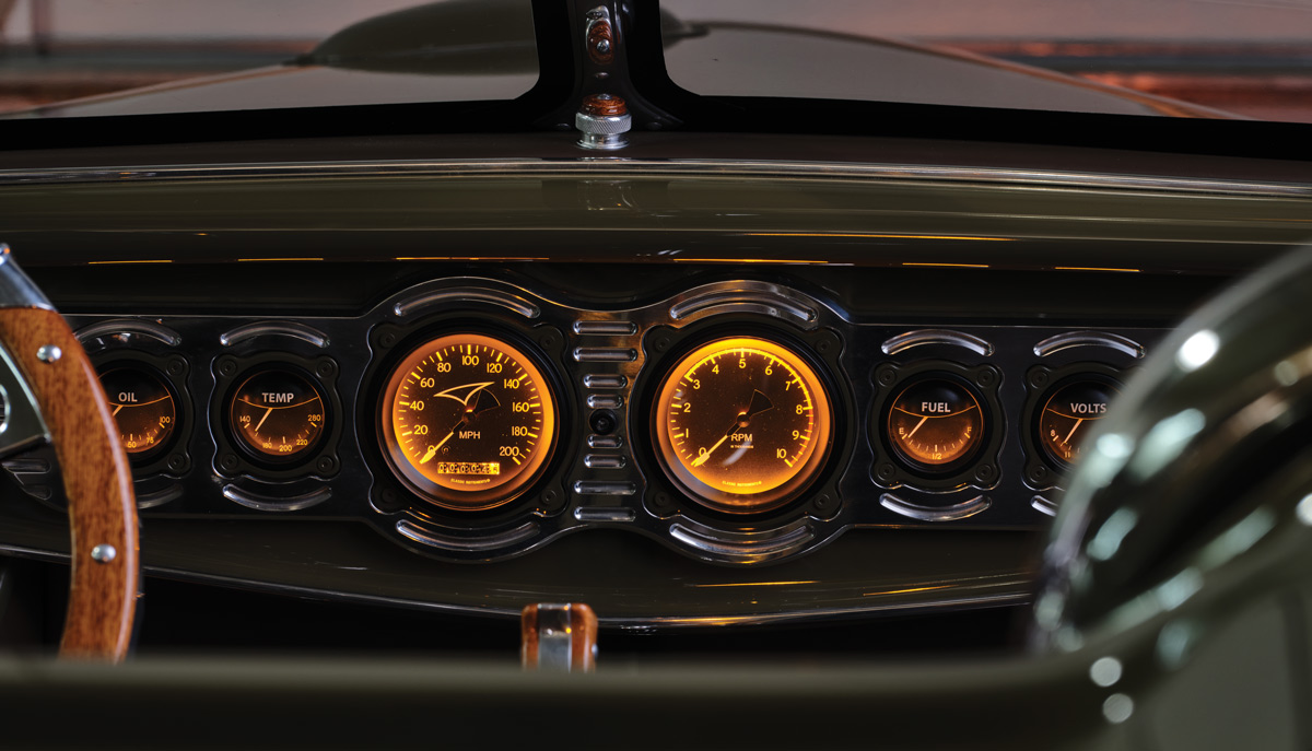 ’33 Ford Speedstar Roadster dashboard