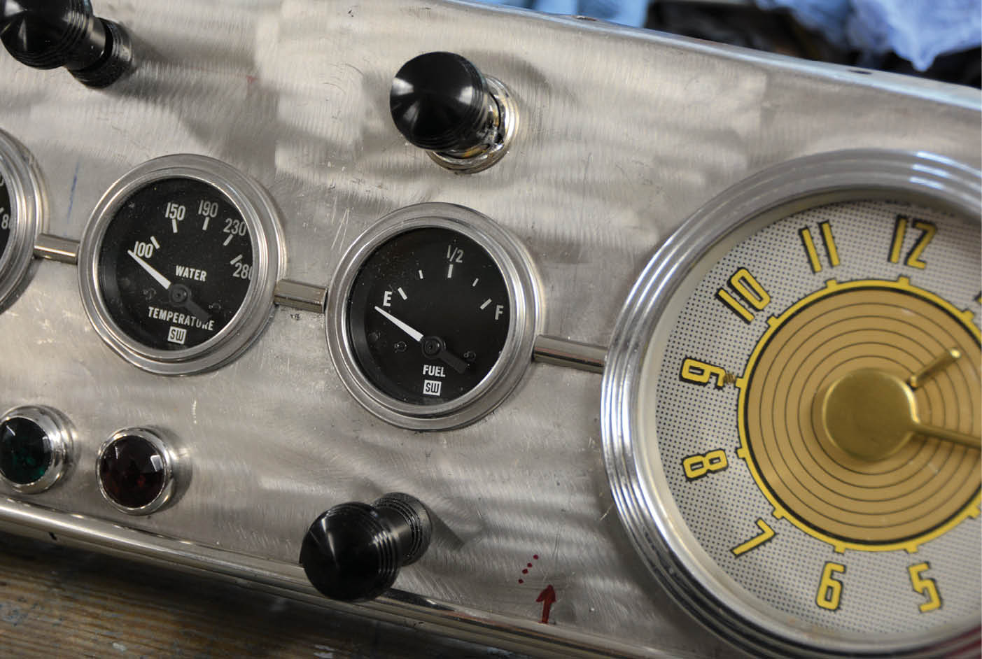 small pieces of trim between the gauges
