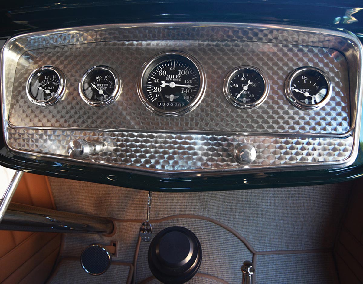 dashboard of ’32 Ford
