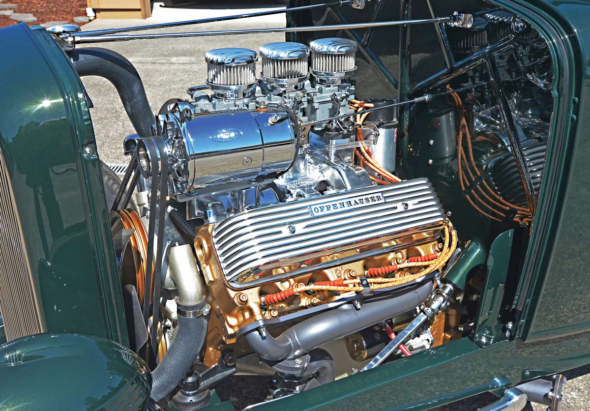 engine of ’32<br />
Ford