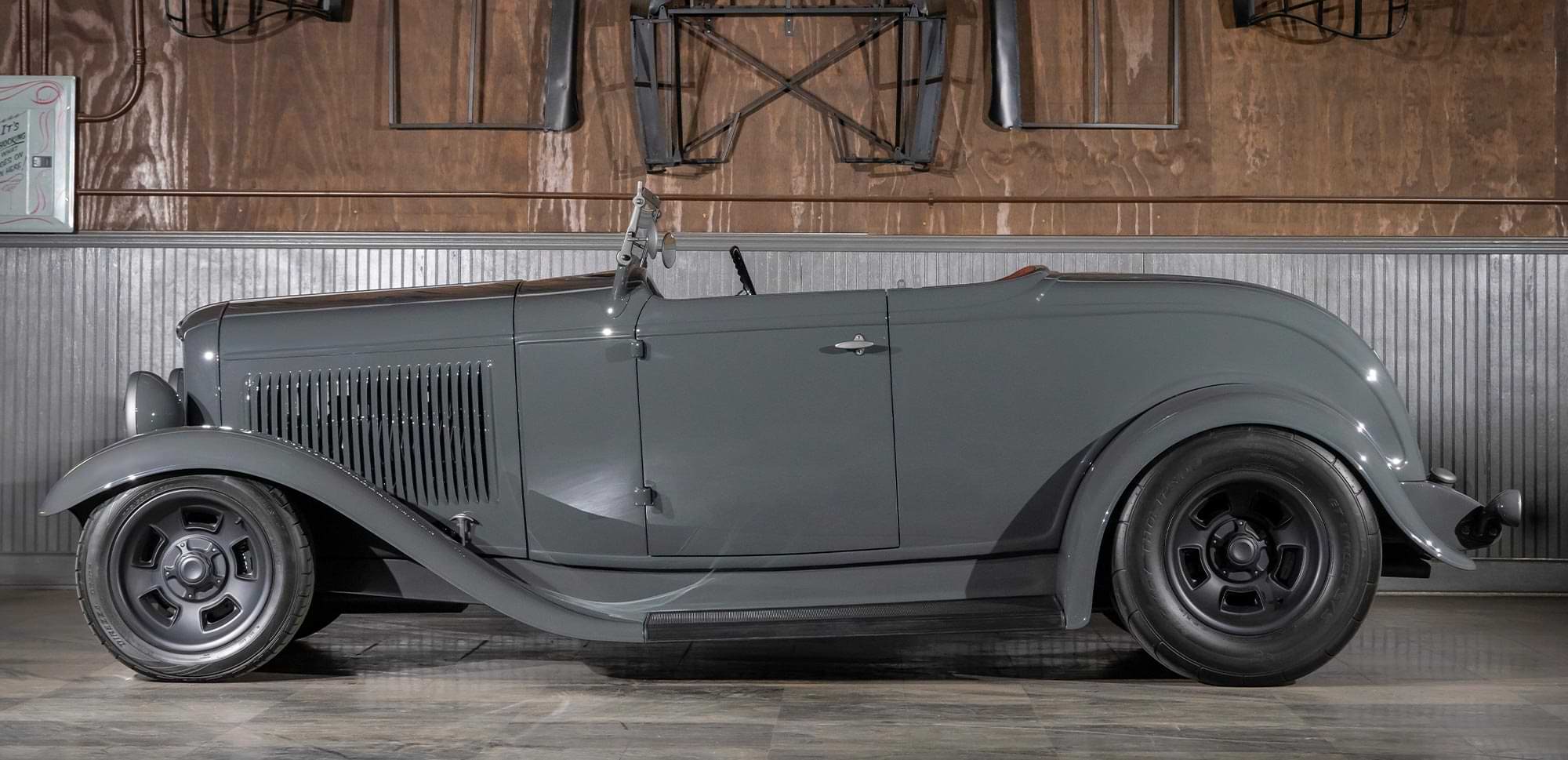 drivers side profile of the ’32 Ford roadster