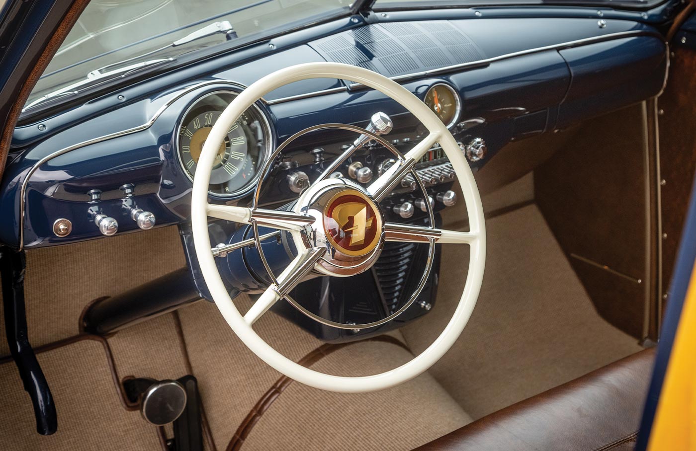 the '50 Ford Woodie steering and dashboard