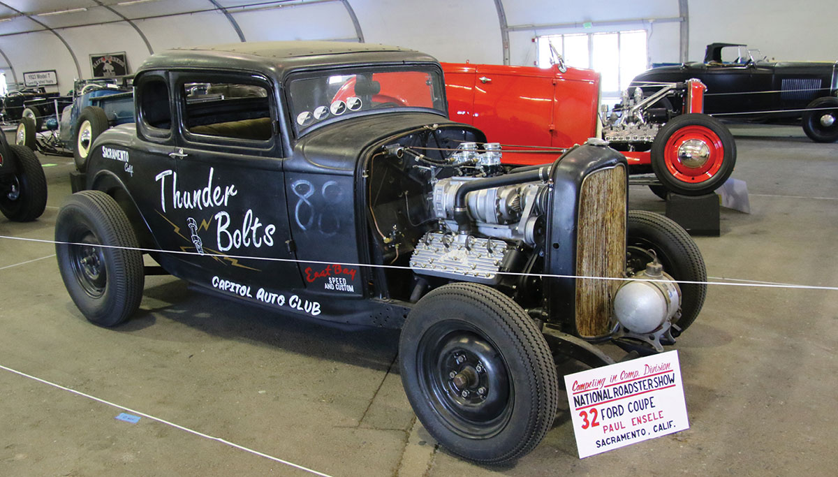 "Thunder Bolts" satin black '32 Ford Coupe 