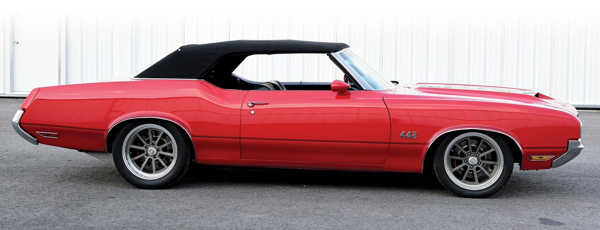 passenger side profile of the ’70 Olds 4-4-2