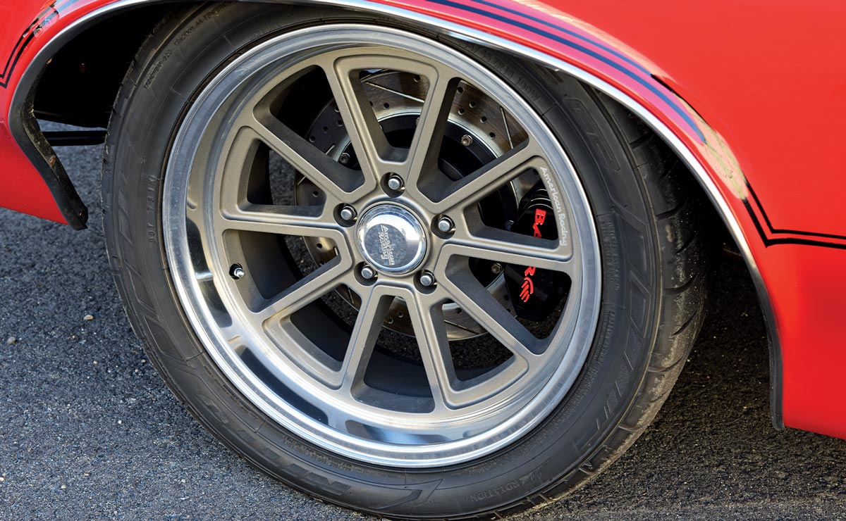 close view of a tire on the ’70 Olds 4-4-2
