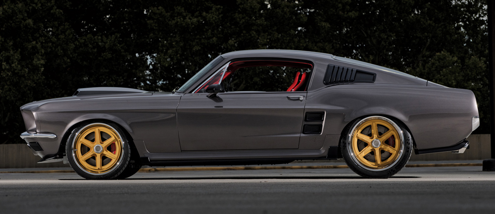 side profile of classic Ford GT 500 Mustang