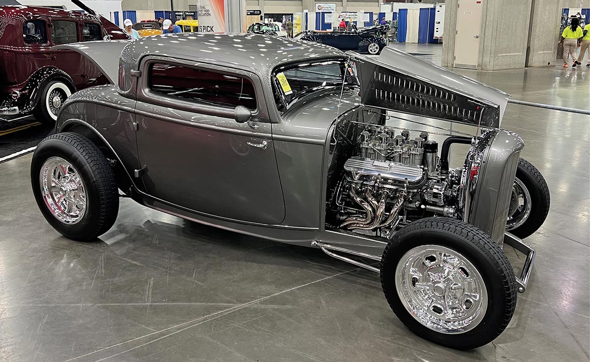 Metallic steel gray '32 Ford highboy coupe