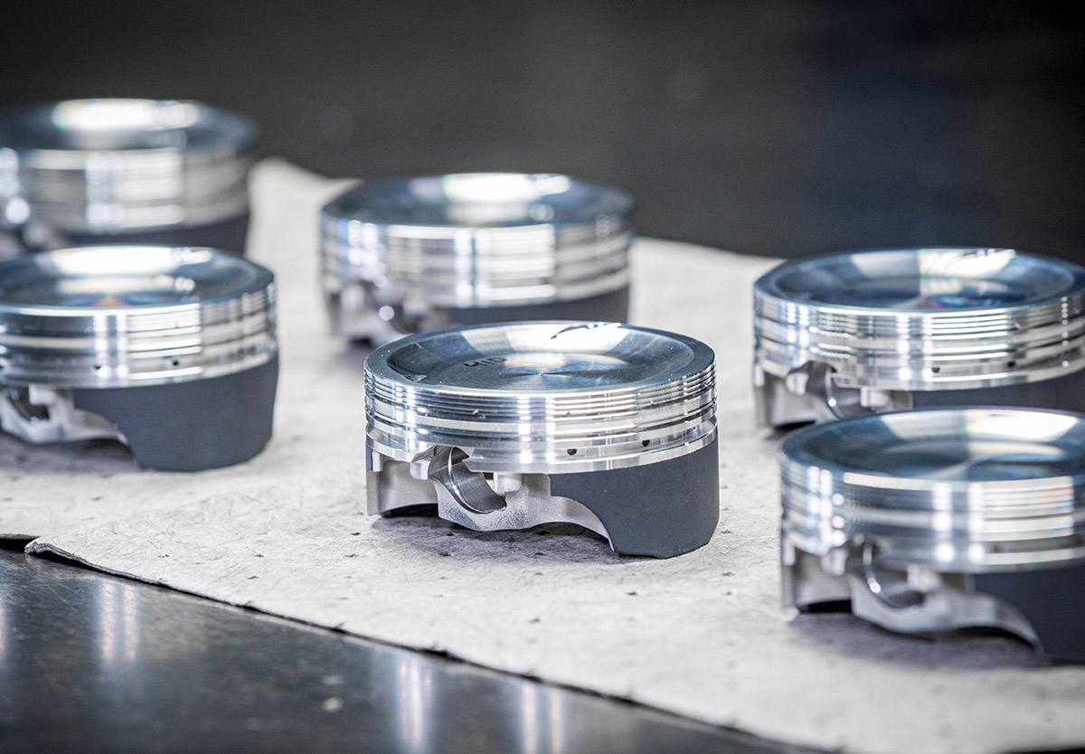 Pistons are forged Ultra Series from J&E. The skirts are coated to reduce friction and wear and piston pin oiling has been optimized to reduce friction and wear.