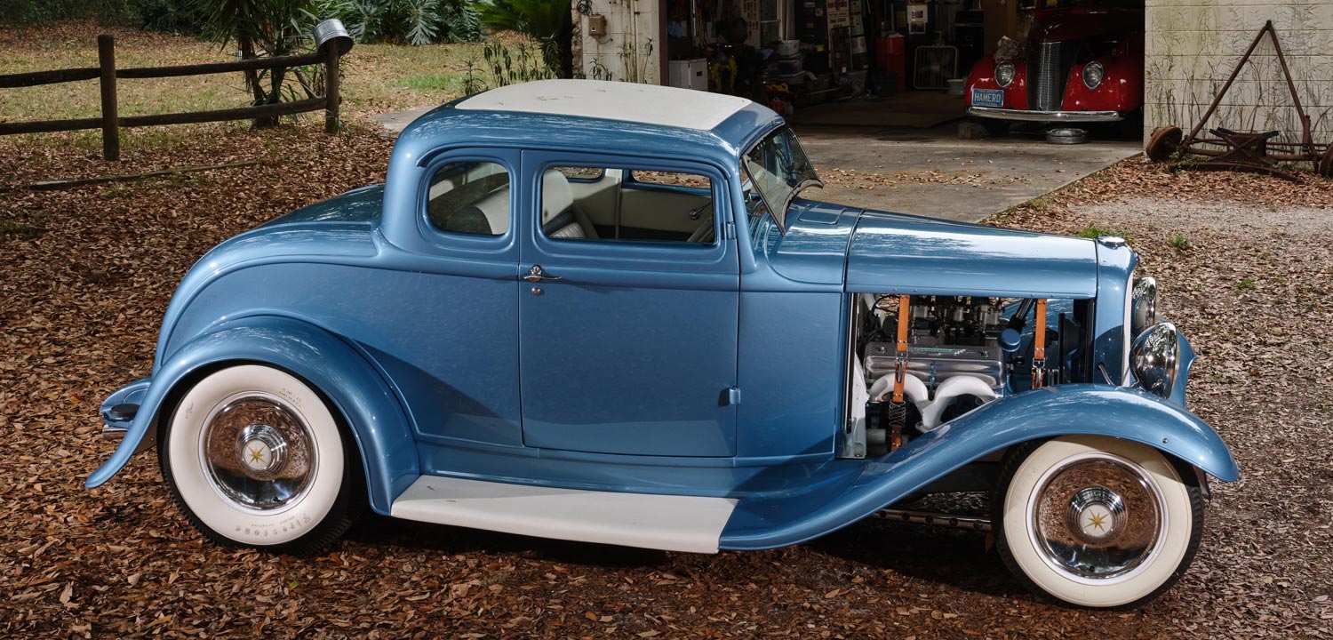 blue ’32 Ford