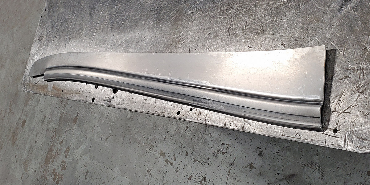 Front portion of the frame laying on a metal table