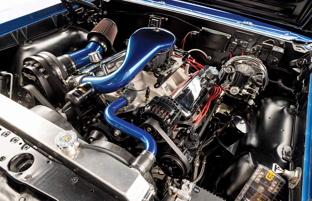 '67 Pontiac GTO engine