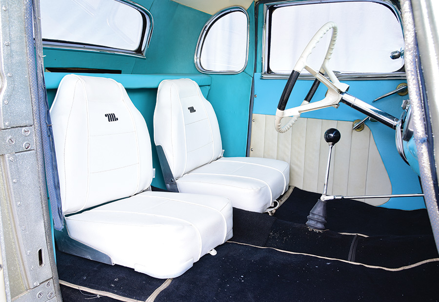 '34 Ford channeled coupe seats
