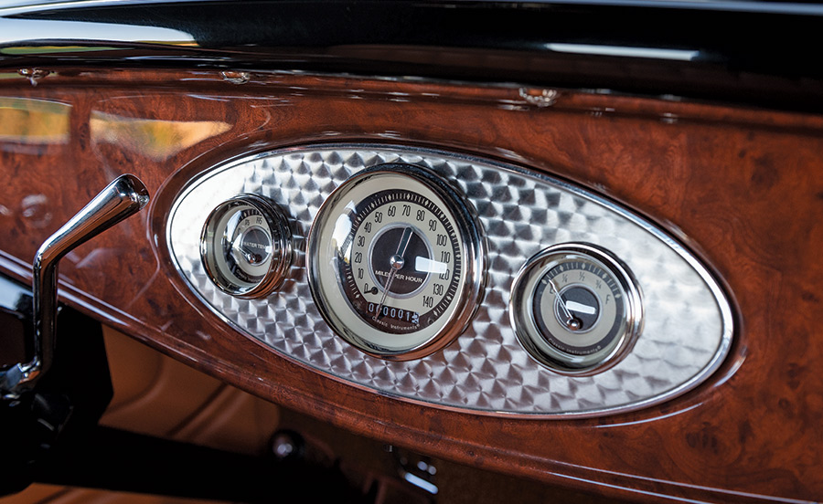 dashboard of '32 Ford roadster