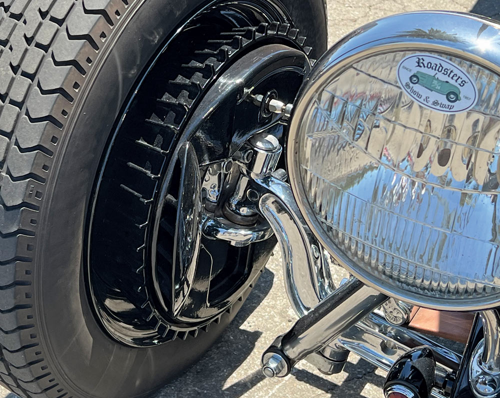 augmented Lincoln backing plates with Buick-finned aluminum drums and aluminum air scoops