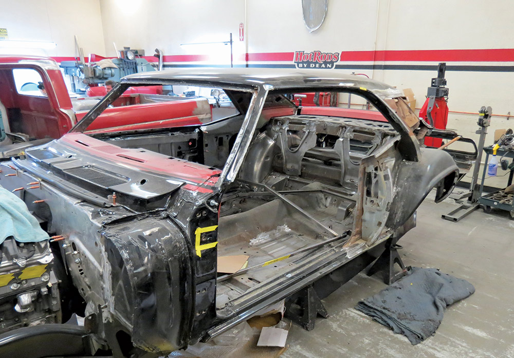 With the work on the wheelwells completed, the old quarter-panels can be removed