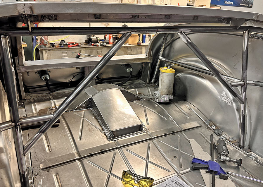 view from from the cockpit into the decklid area