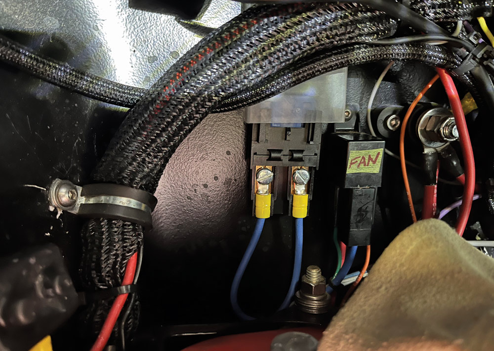 Dual yellow terminals connected to relay for electric fan circuit power delivery