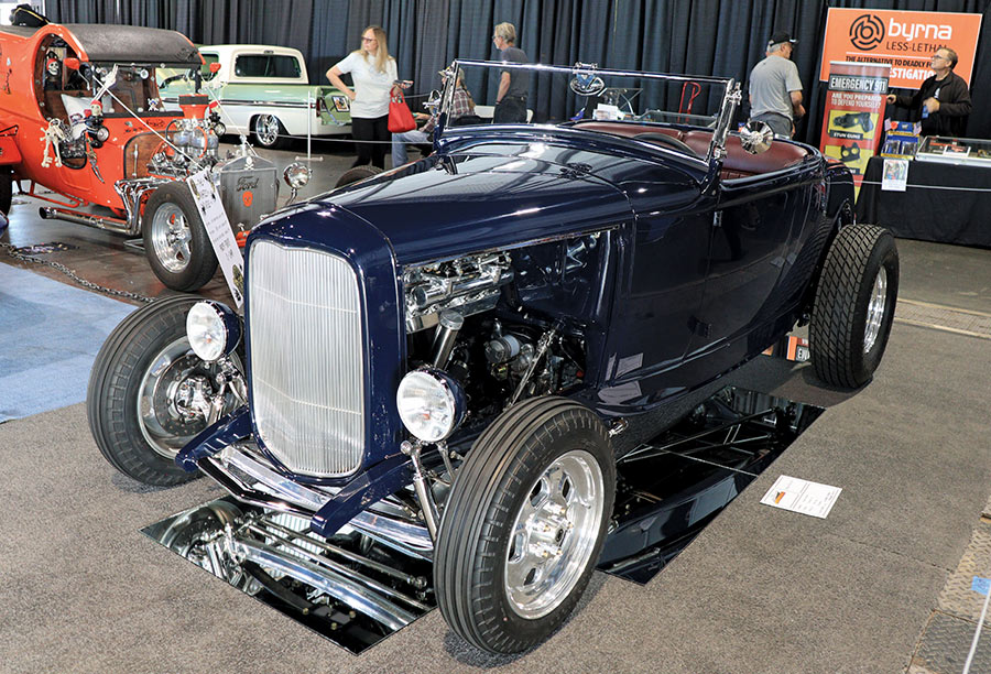 navy blue 1932 Ford highway roadster