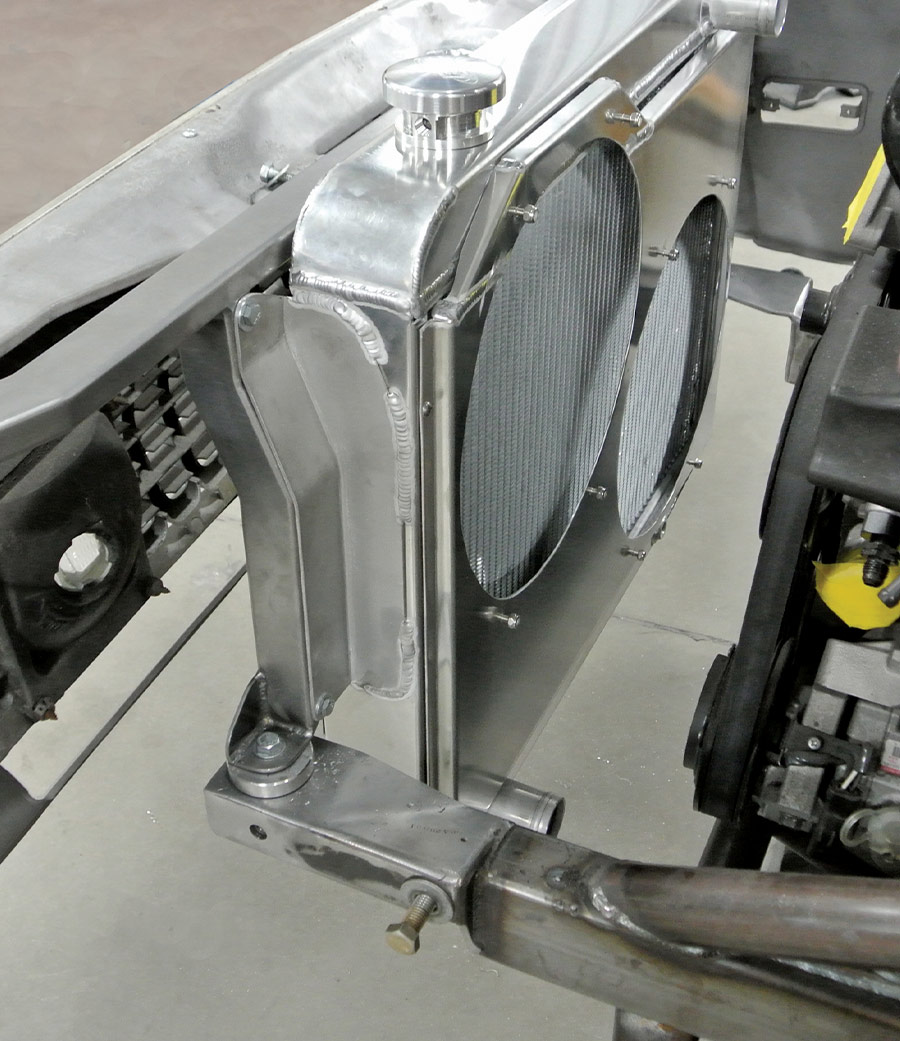 Dual electric fan radiator mounted with custom aluminum shroud and support