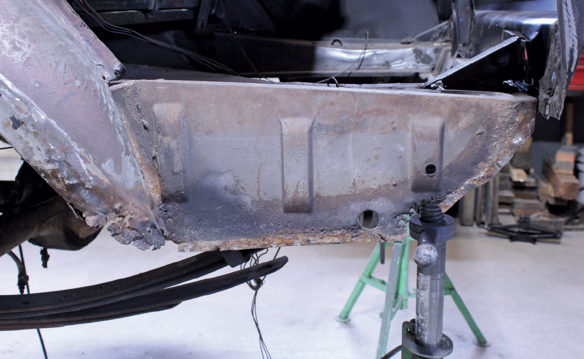 1965 Mustang trunk drop-off rust damage inspection
