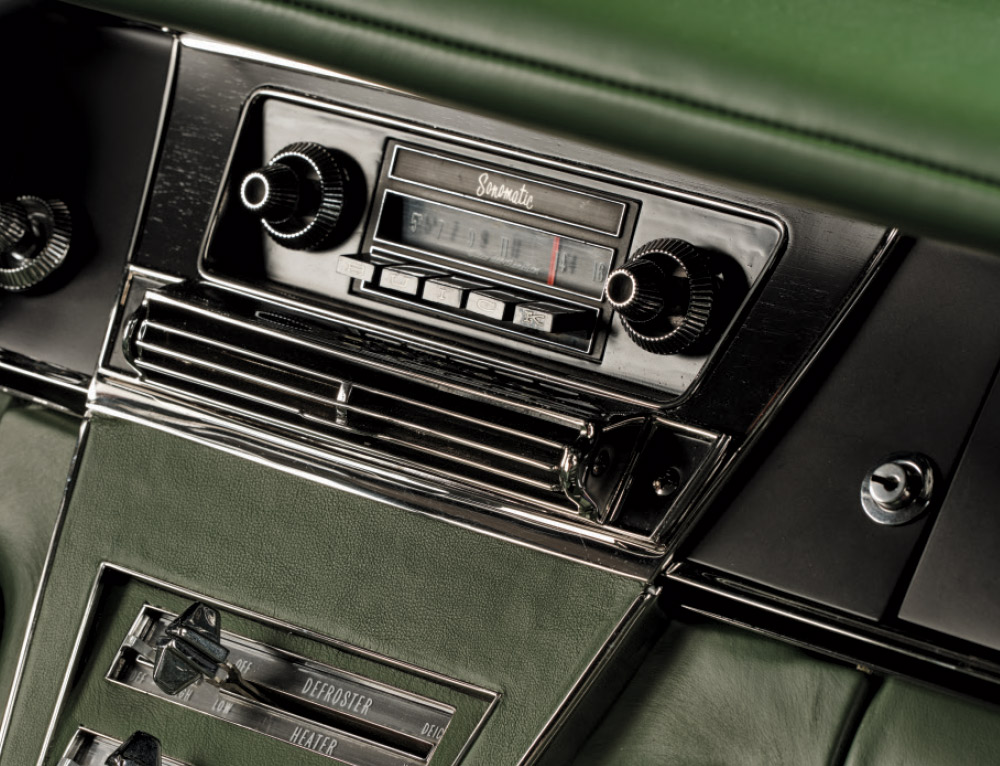 radio of 1965 Buick Riviera