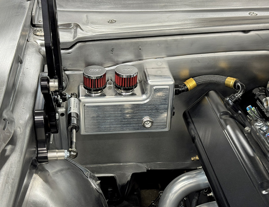1969 Camaro dual breather catch can with -AN fittings and billet mount bracket