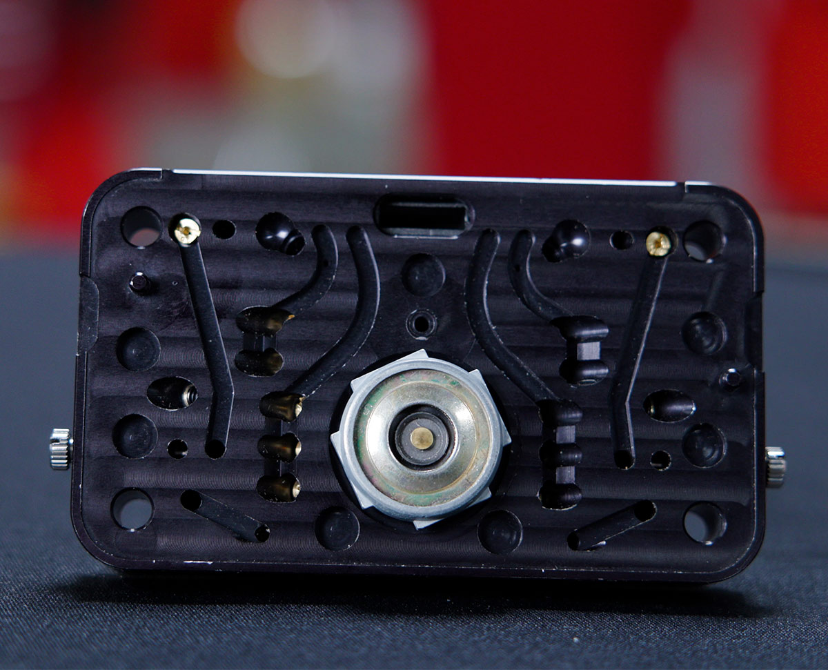 VRS 4150 rear metering block reveals internal fuel and air pathways