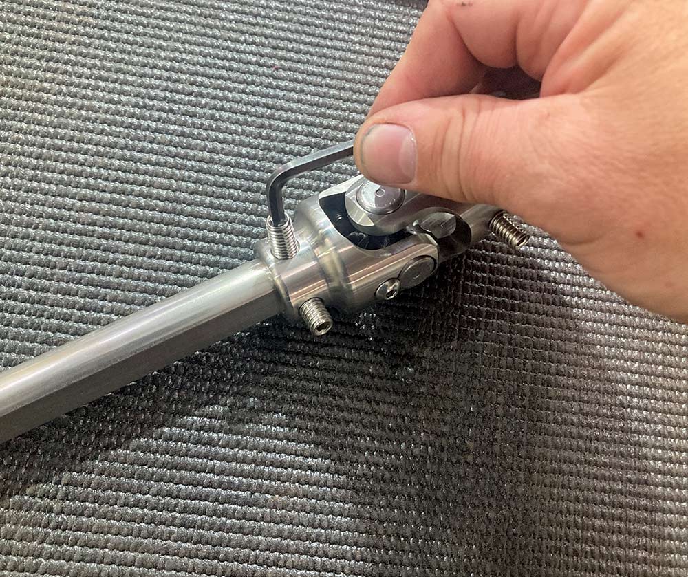 1964 Pontiac GTO assembling U-joint to DD shaft using set screws and hex key