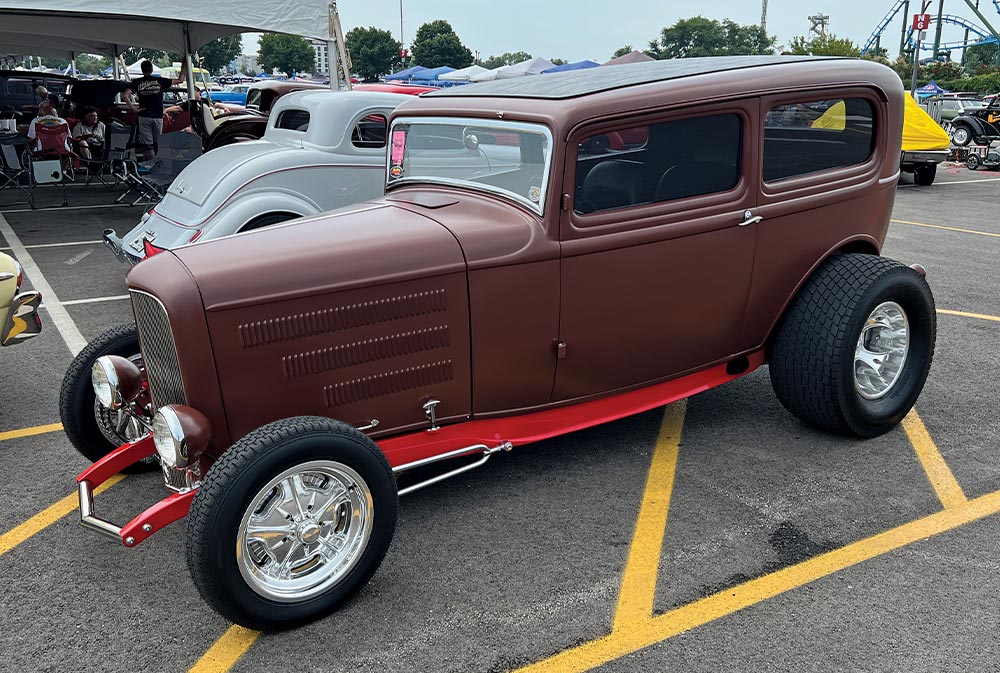 1932 Ford Tudor sedan satin brown with red frame polished big tires show ready