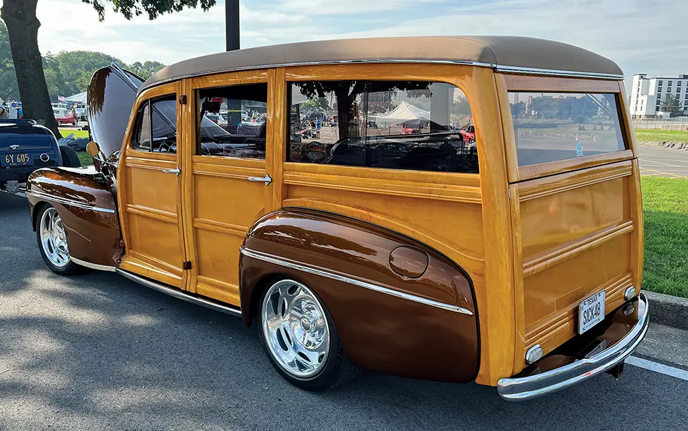 1948 Ford Woody wagon two-tone brown woodgrain restored custom wheels street rod